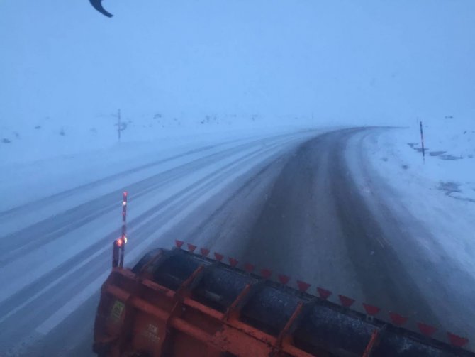 Bayburt Güne Kar Yağışıyla Uyandı