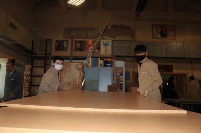 Fabrika Değil, Meslek Lisesi