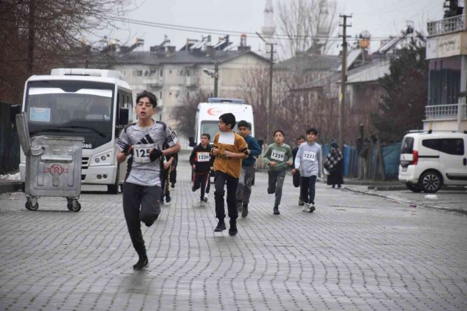 Bingöl’de 93 Sporcu Şampiyonluk İçin Ter Döktü