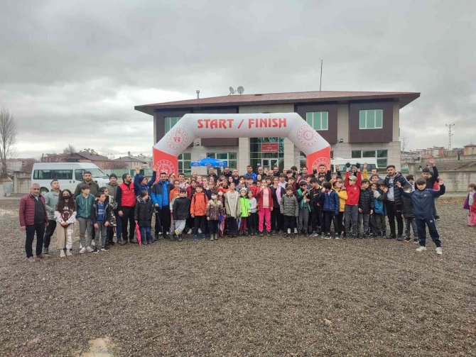 Bingöl’de 93 Sporcu Şampiyonluk İçin Ter Döktü