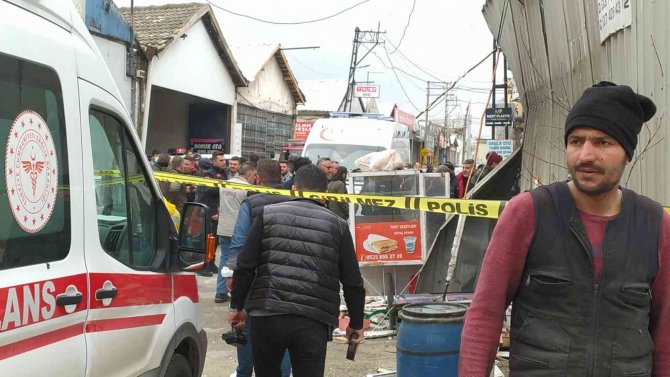 Hurda Deposunda Patlama: 2 Yaralı