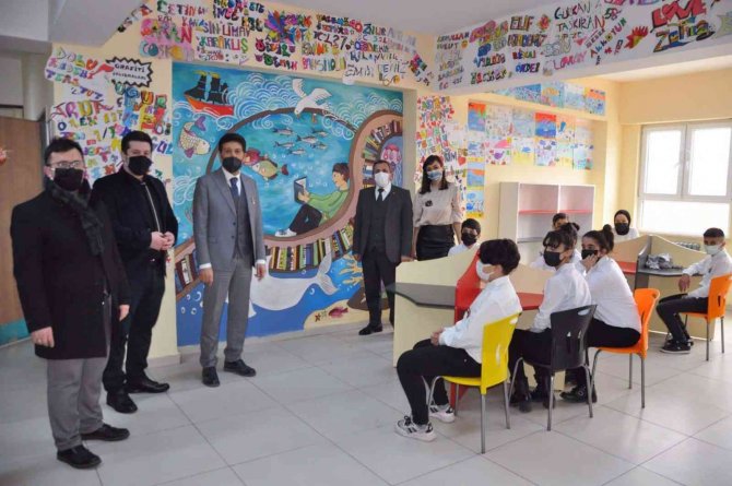 Atıklardan Kütüphane Kurdular