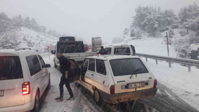 Antalya Karayolu Kar Nedeniyle Ulaşıma Kapatıldı