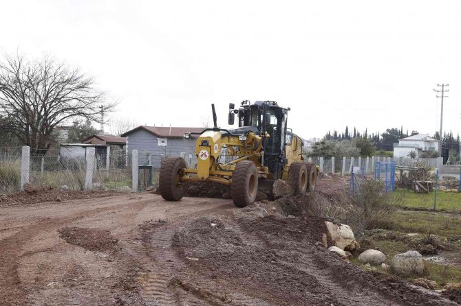 Döşemealtı’nda Yeni Yollar Hizmete Giriyor