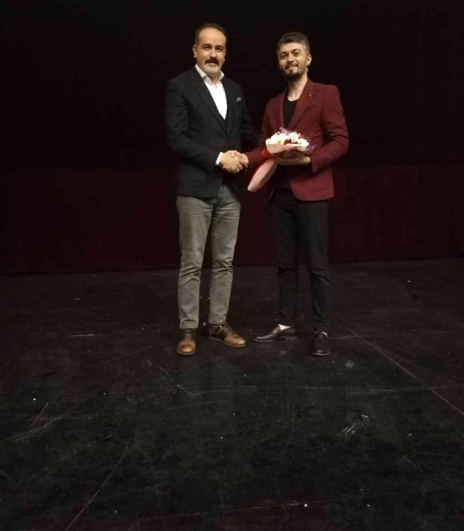 Eğitimci-yazar Dinç Öğrencilerle Buluştu