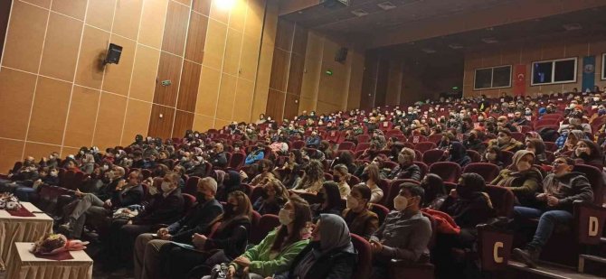 Eğitimci-yazar Dinç Öğrencilerle Buluştu