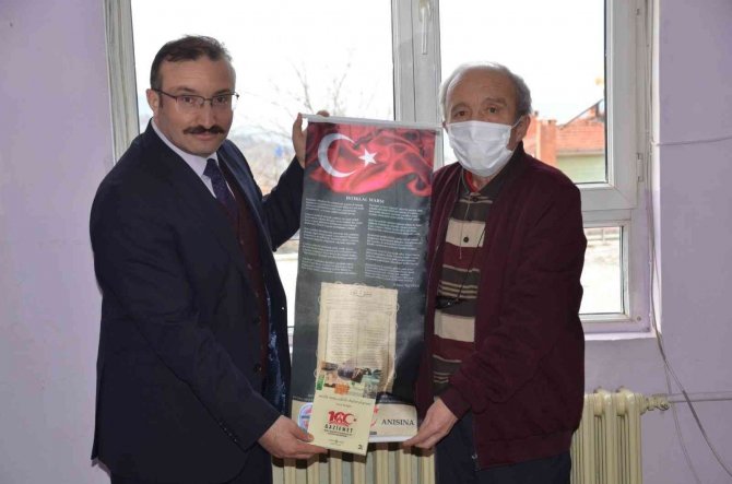 Emet Belediyesi Öğrencilere “Milli Mücadele Hatıralarım” İsimli Kitap Hediye Etti