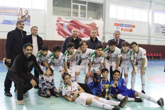 Namağlup Şampiyon Oldular