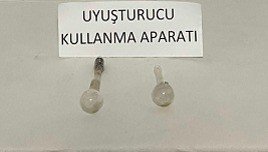 Uyuşturucu Madde Kullanma Aparatlarını Jandarmadan Saklamaya Çalıştılar