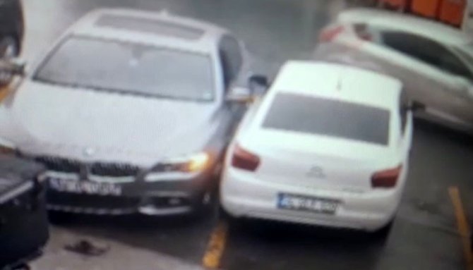 Eyüpsultan’da Lüks Otomobilden 50 Bin Tl Değerindeki ‘Hayalet Gösterge’ Hırsızlığı