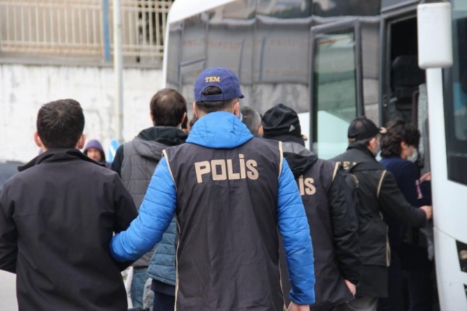 İ̇zmir’de Fetö Operasyonu: 12 Tutuklama
