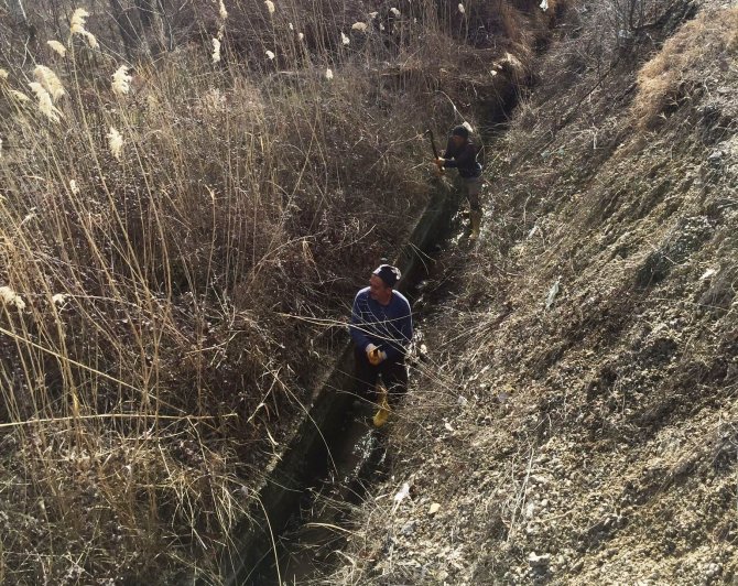 Hisarcık’ta Sulama Kanallarının Temizliğine Başlandı