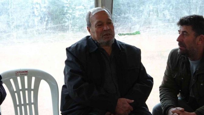 Antalya’da Yaşlı Kadın Oğlunun Fotoğrafı Ve Kuşları Kurtarmak İsterken Yanarak Öldü