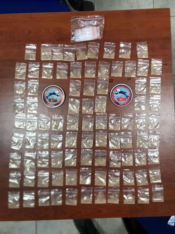 Yere Atılan Bir Paket, Torbacıyı Ele Verdi