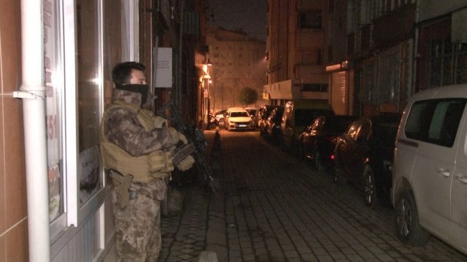 İ̇stanbul’da Uyuşturucu Tacirlerine Yönelik Eş Zamanlı Operasyon