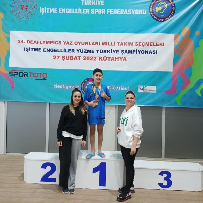 Kayserili Sporcular, İ̇şitme Engelliler Yüzme’de 11 Madalya Kazandı