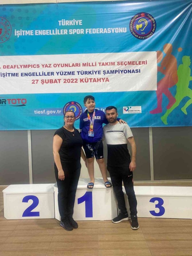 Kayserili Sporcular, İ̇şitme Engelliler Yüzme’de 11 Madalya Kazandı