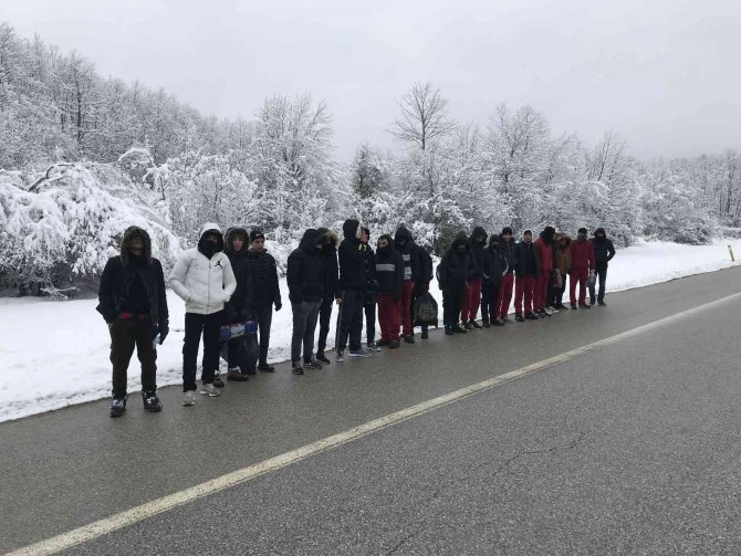 Kırklareli’nde 63 Kaçak Göçmen Yakalandı