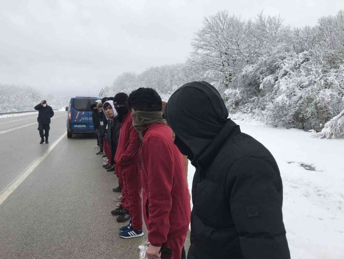 Kırklareli’nde 63 Kaçak Göçmen Yakalandı