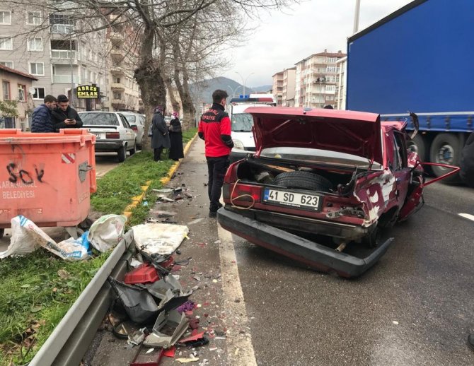 Önce Tankere Sonra Kamyona Çarptı: 2 Yaralı