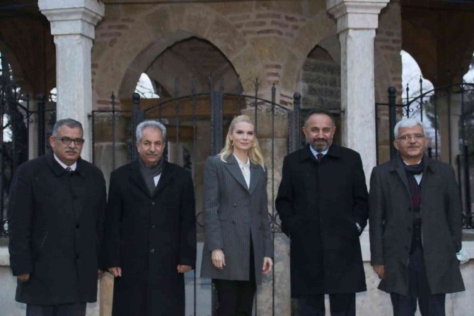 Pelin Çift Ve Tufan Gündüz’den Nasreddin Hoca Türbesi’ne Ziyaret
