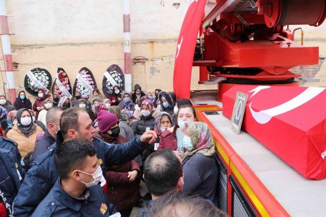 Görevi Başında Vefat Eden İtfaiye Personeline Hüzünlü Tören