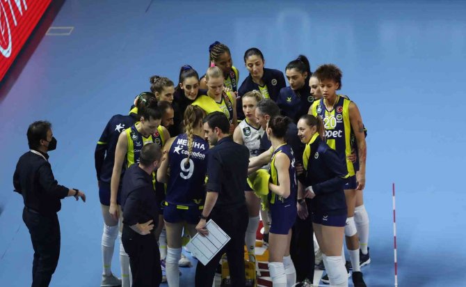Sultanlar Ligi: Galatasaray Hdı Sigorta: 0 - Fenerbahçe Opet: 3