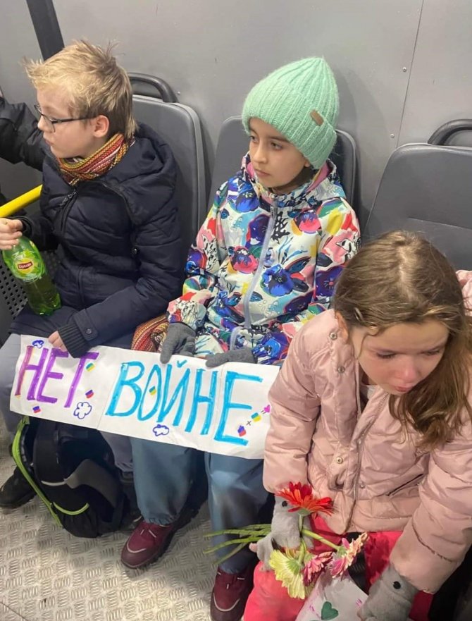 Moskova’da Savaş Karşıtı 2 Anne Ve 5 Çocuk Gözaltına Alındı