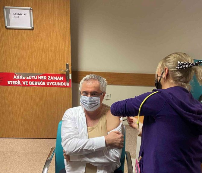 Kdz. Ereğli Müsi̇ad Başkanı Çınar Turkovac Aşısı Oldu