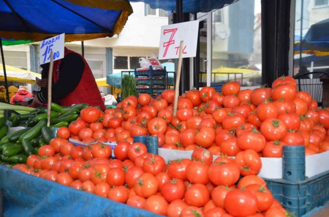 Fiyatlardaki Düşüş Sonrası Semt Pazarları Hareketlendi