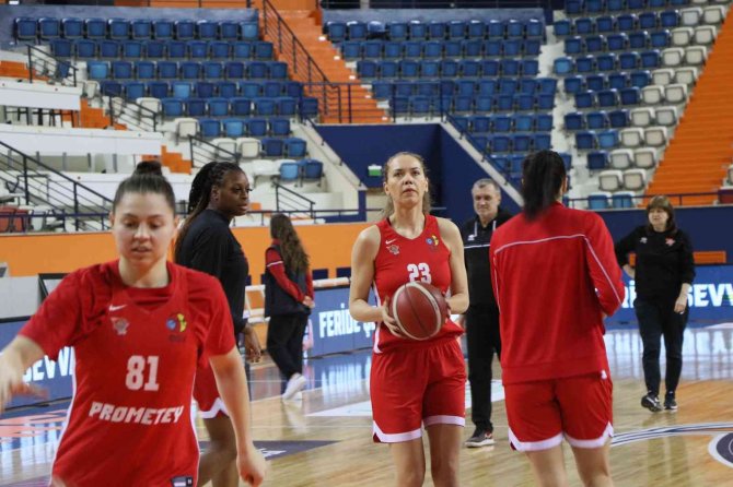 Ukraynalı Kadın Basketbolcular Savaşın Son Bulmasını İstiyor