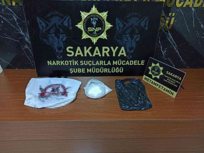 Sakarya’da 13 Kilo Uyuşturucu Yakalandı, 27 Şüpheli Tutuklandı