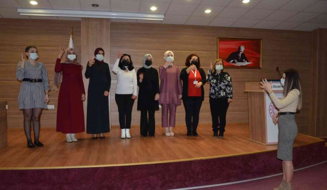 Sağlık Çalışanları İşaret Dili Öğrendi