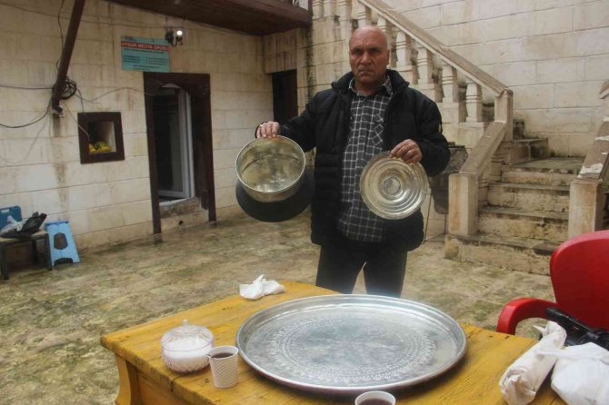 Basın Bürosuna Giren Hırsızı Gazeteciler Yakaladı