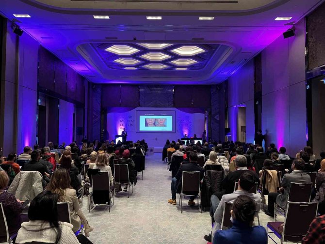 Türkiye’nin Ünlü Estetik Doktorları 300 Meslektaşına Eğitim Verdi