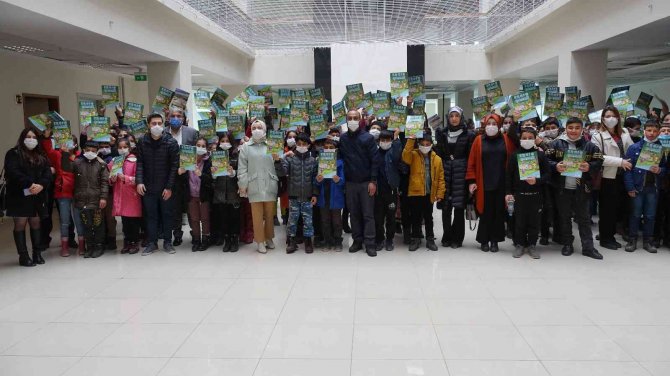 Erciş Belediyesinden Sinema Etkinliği