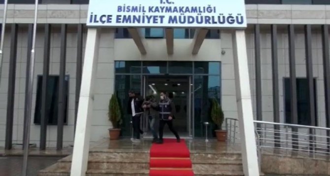 Diyarbakır’da ‘Uyuma’ Uygulamasına Giden İhbar, Uyuşturucu Satıcısını Ele Verdi