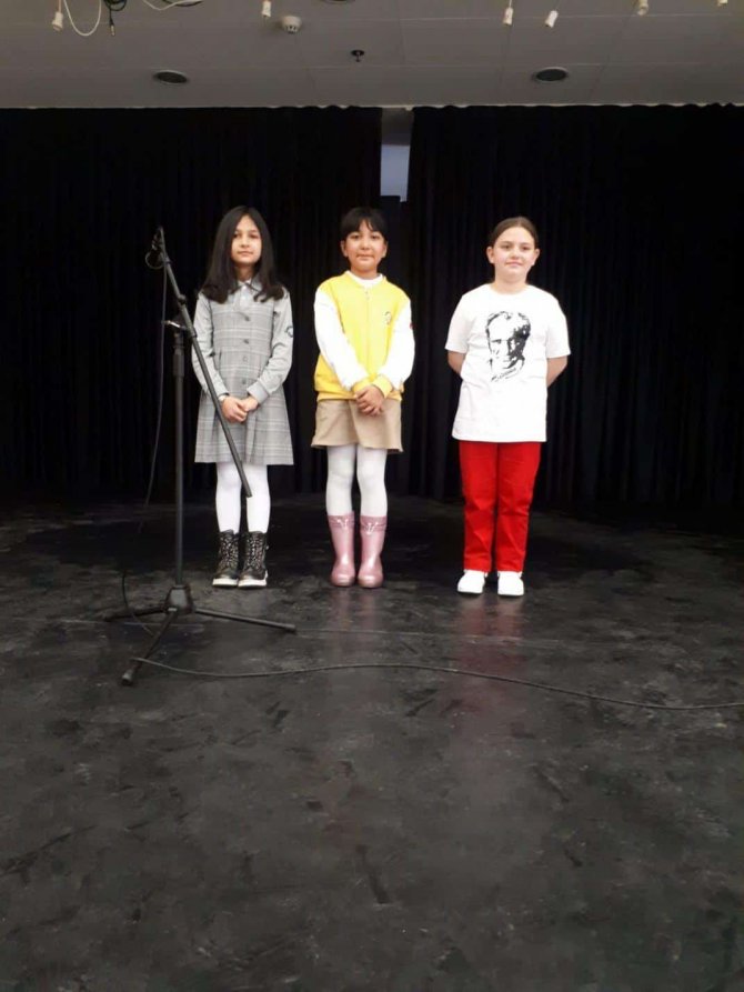 Öğrenciler, İ̇stiklal Marşı’nı Daha Güzel Okumak İçin Yarıştı