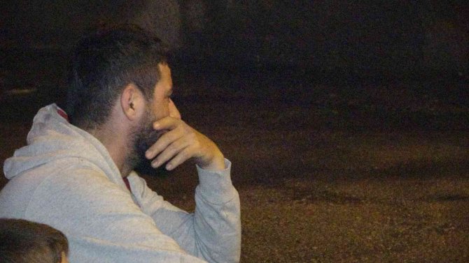 Deposunda Çıkan Yangında Ekmek Teknesinin Yanışını Gözyaşları İçerisinde İzledi
