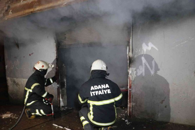 Deposunda Çıkan Yangında Ekmek Teknesinin Yanışını Gözyaşları İçerisinde İzledi