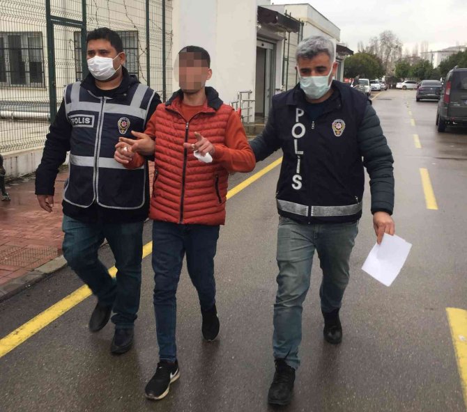 Karısını Bıçakladı Kadınlardan Özür Diledi