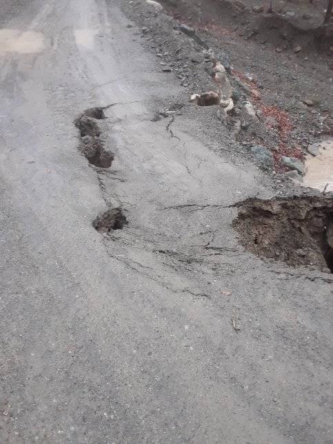 Adana’da Yağışlardan Sonra Yollar Çöktü
