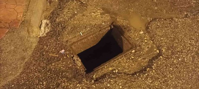 Kimliği Belirsiz Şahıslar Demir Mazgalı Çaldı