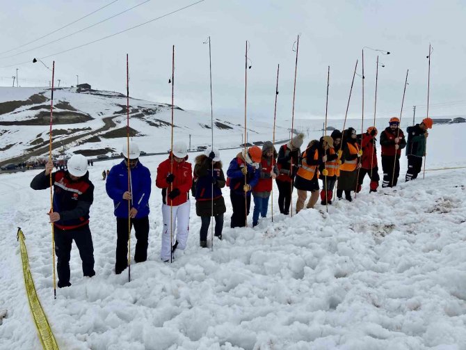 Ağrı’da Çığ Tatbikatı Gerçeği Aratmadı