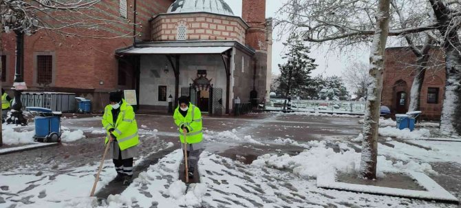 Kar Yağışı İle Ekiplerin Yeniden Teyakkuza Geçtiği Başkent’te Yollar Açık