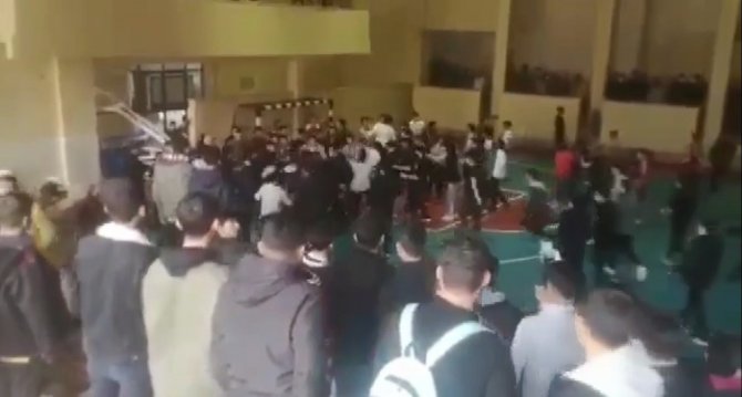 Antalya’da Liseler Arası Futsal Maçında Tekme Tokatlı Kavga