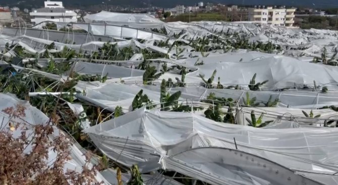 Alanya’da Hortum Yıktı Geçti
