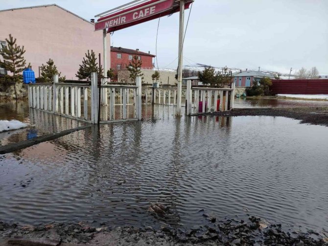 Ardahan’da Eriyen Kar Su Baskınlarına Yol Açtı