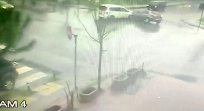 Ataşehir’de Vukuatlı Kavşak: Sürekli Kaza Oluyor