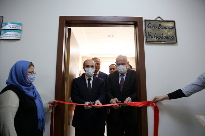 Bayburtlu Kadınlar Atık Malzemelerden “Geri Dönüşüm Kütüphanesi” Kurdu